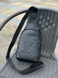 Picture of Louis Vuitton Mens Bags _SKUfw171855353fw